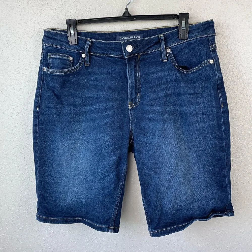 Calvin Klein Jeans Stretch Fit Denim Shorts Size 12 EUC